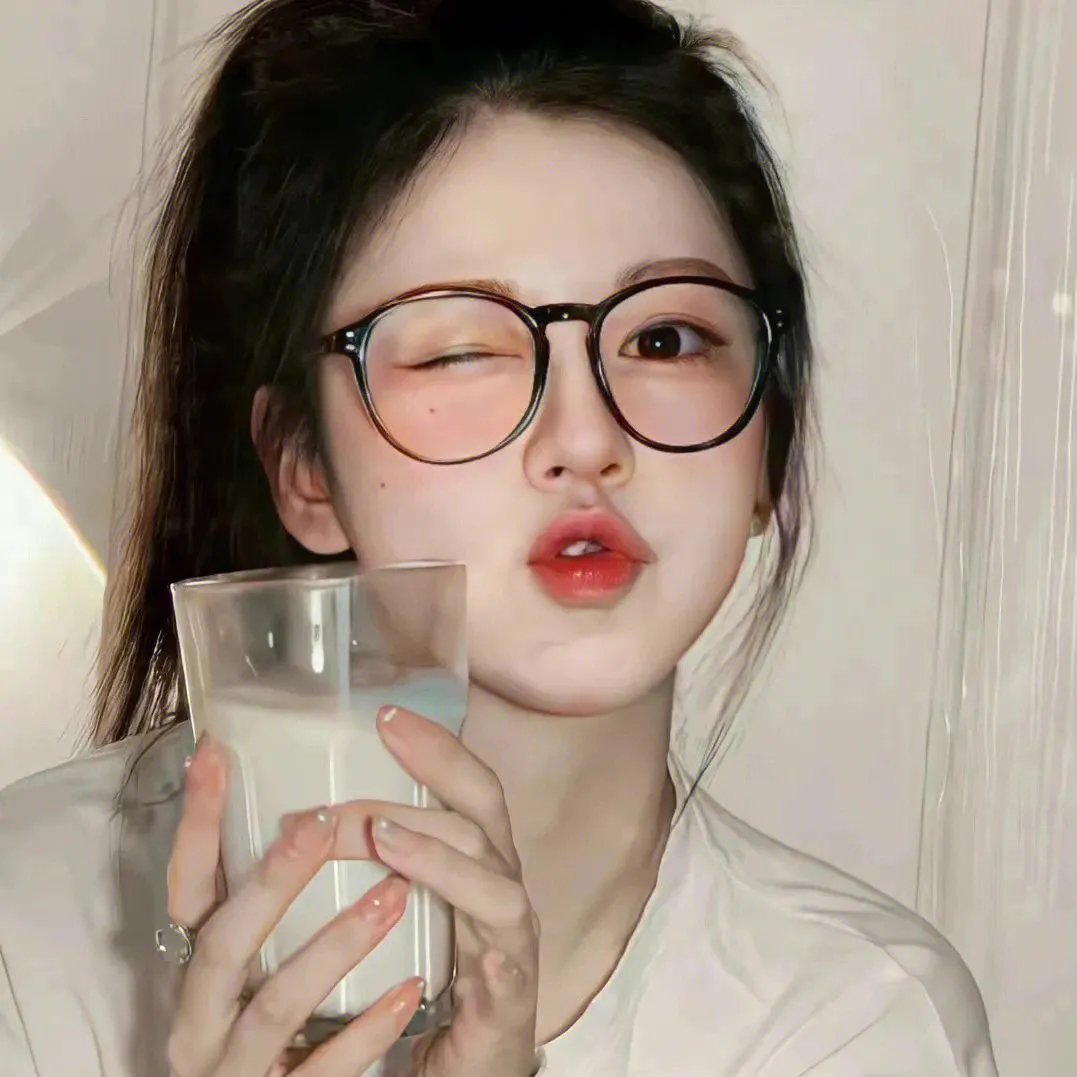 小姑娘艾萝依